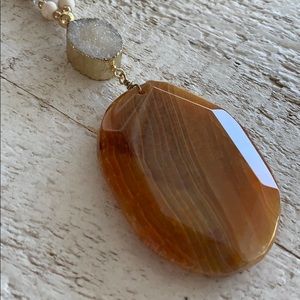 NWOT Natural Brown Agate Pendant & Beaded Necklace